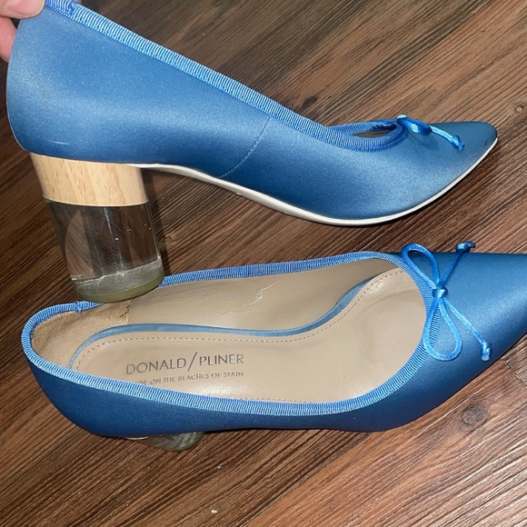 DONALD PLINER Asia Spain blue satin heels with clear heel & pointy toe!NEW&RARE - Picture 10 of 10